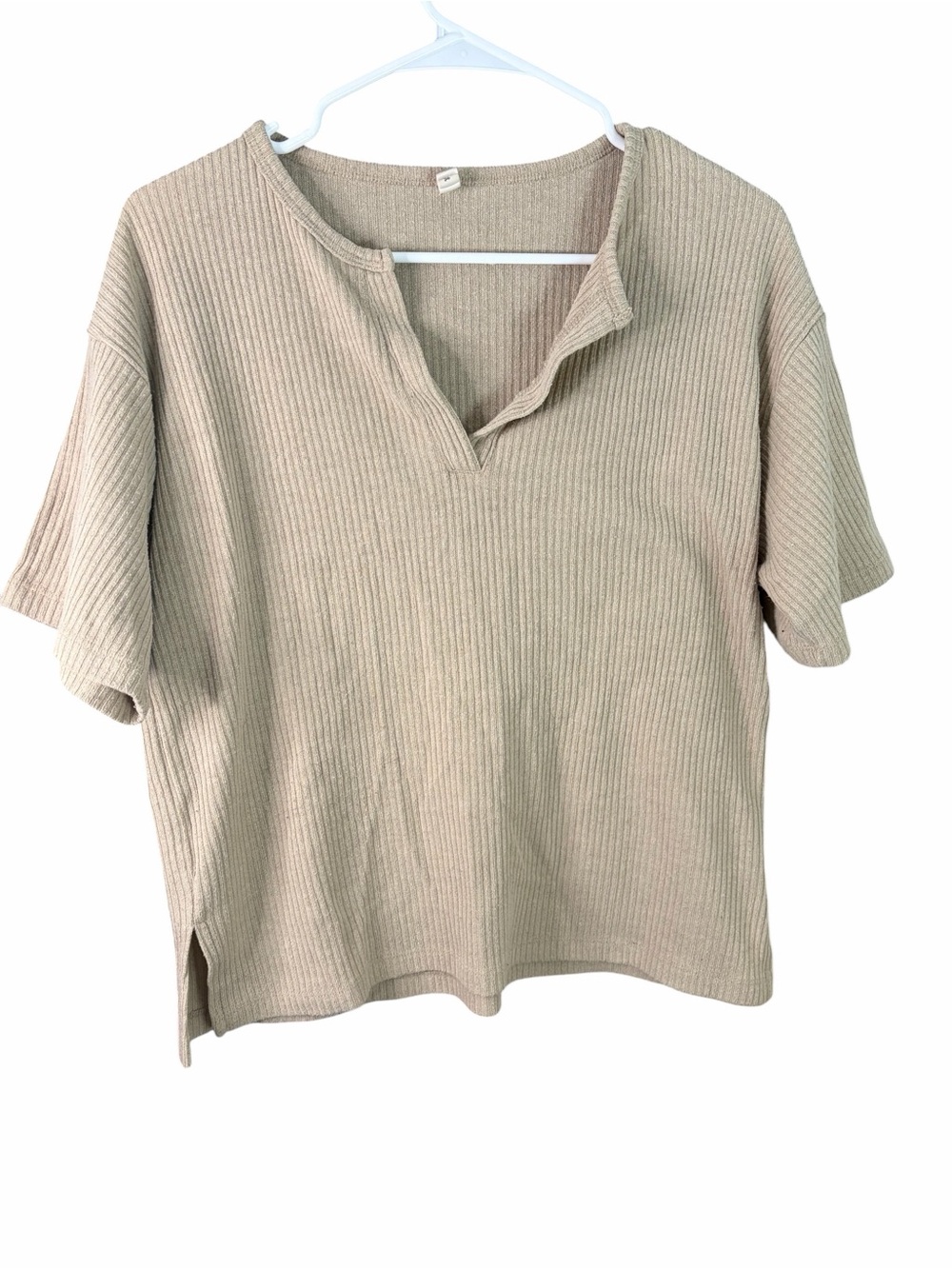 Wishlist Tan Ribbed Split-Hem Notched Neck Short Sleeve Top Size S